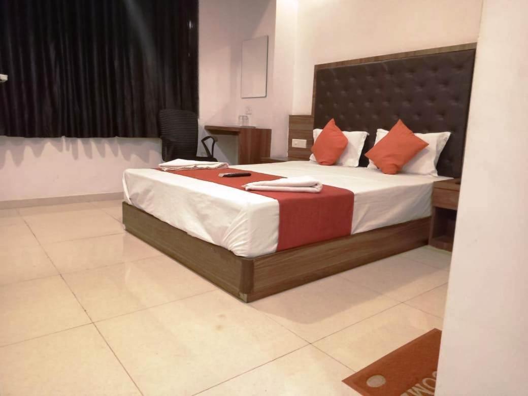Sai Deep Lodging Нави Мумбаи Экстерьер фото